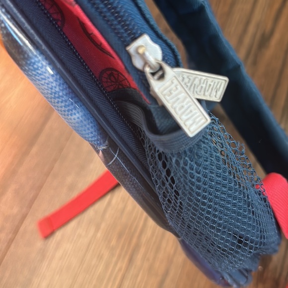 Marvel- Hard Shell- BackPack - Picture 6 of 7
